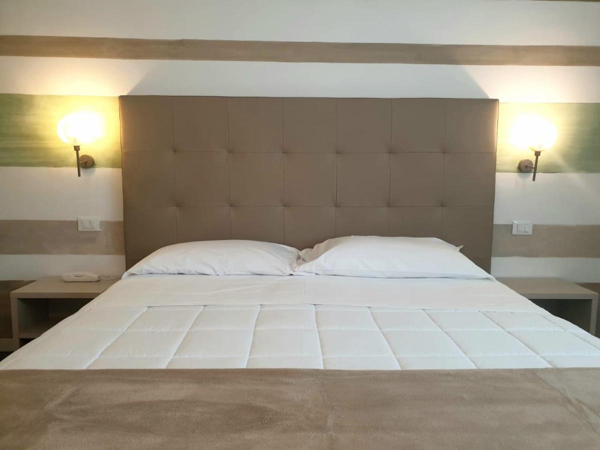 Hotel Grel Chiaramonte Gulfi Kültér fotó