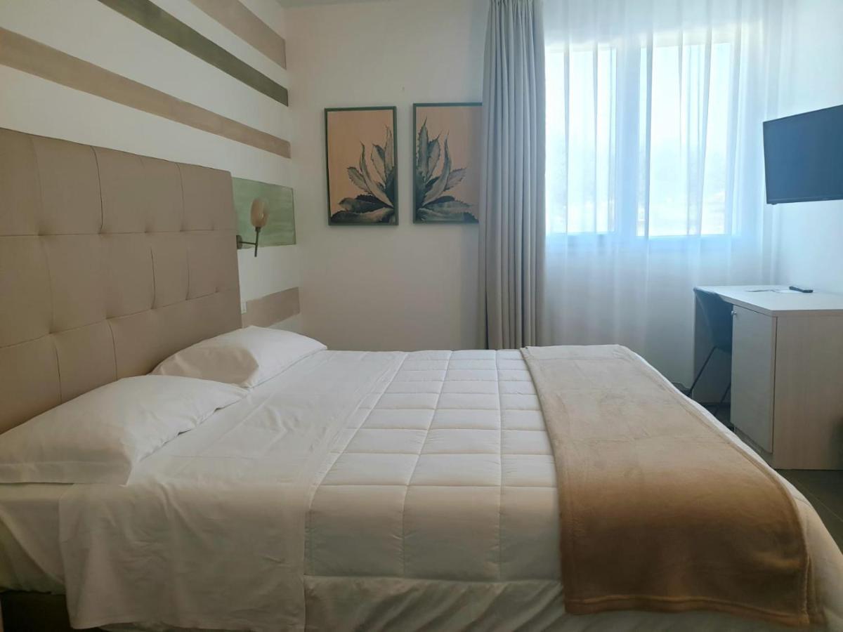Hotel Grel Chiaramonte Gulfi Kültér fotó